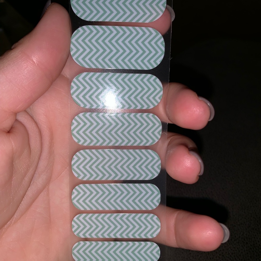 Partial jamberry nail wrap - Picture 3 of 8